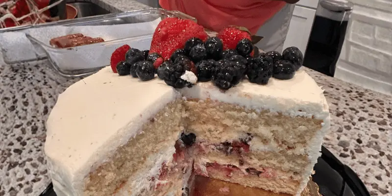 Berry Chantilly Cake Berry Chantilly Cake