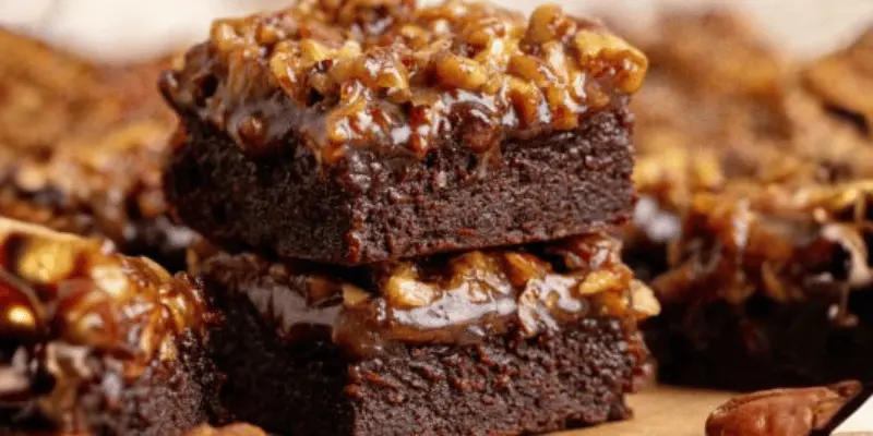 Gooey Pecan Pie Brownies