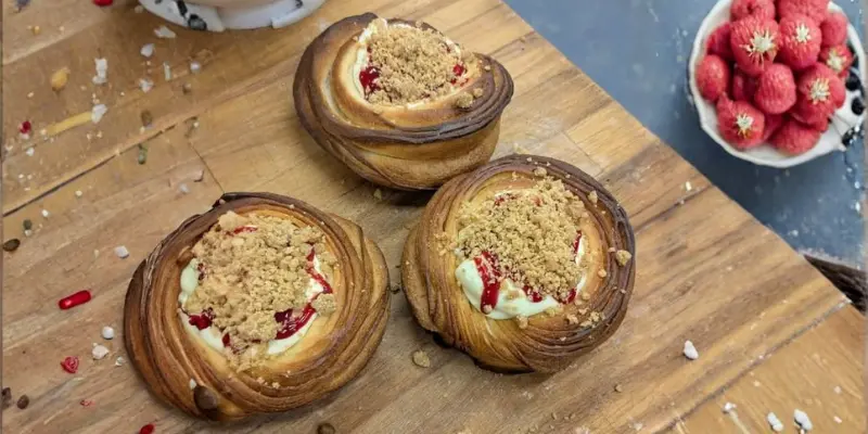 cheesecake croissant buns