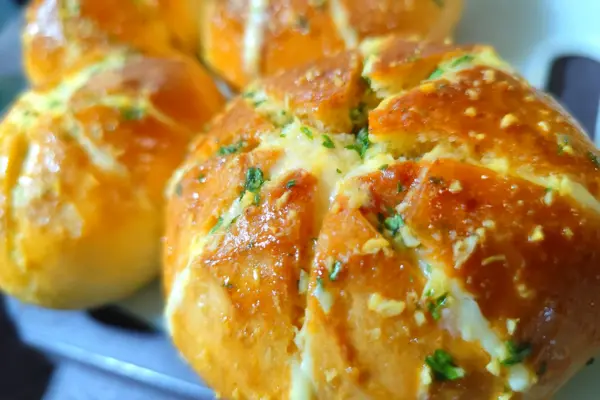 korean cream cheese garlic buns recipe step 7